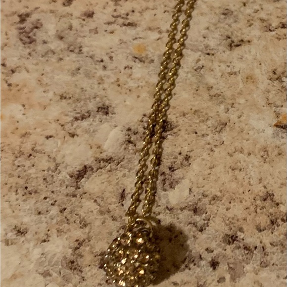 Stunning 🤩 Gold Tone Beautiful round Style crystals necklace!! 🤩 - Picture 4 of 12